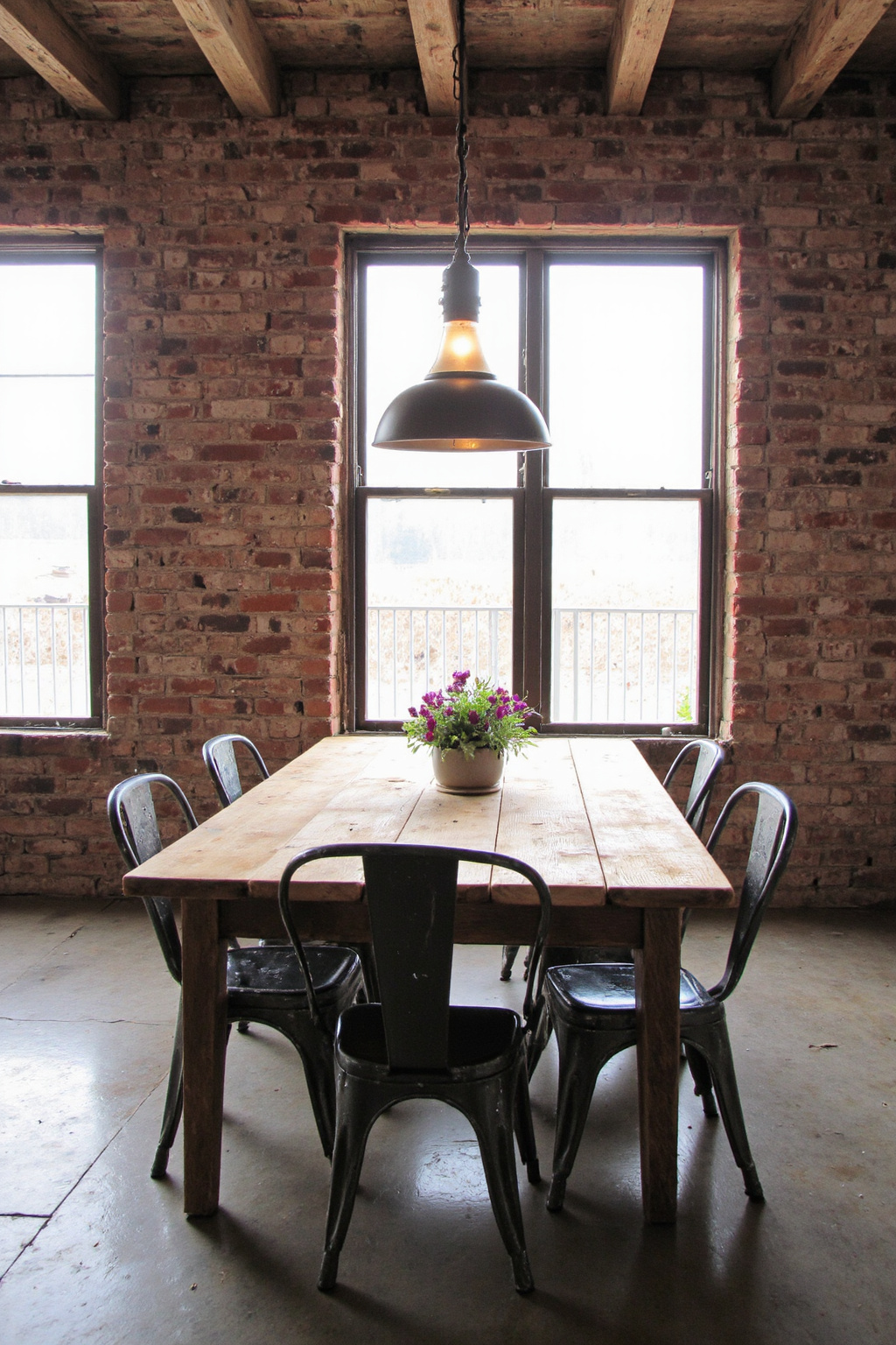industrial style living room, industrial living room design, industrial farmhouse design ideas, industrial home aesthetic, soft industrial interior design