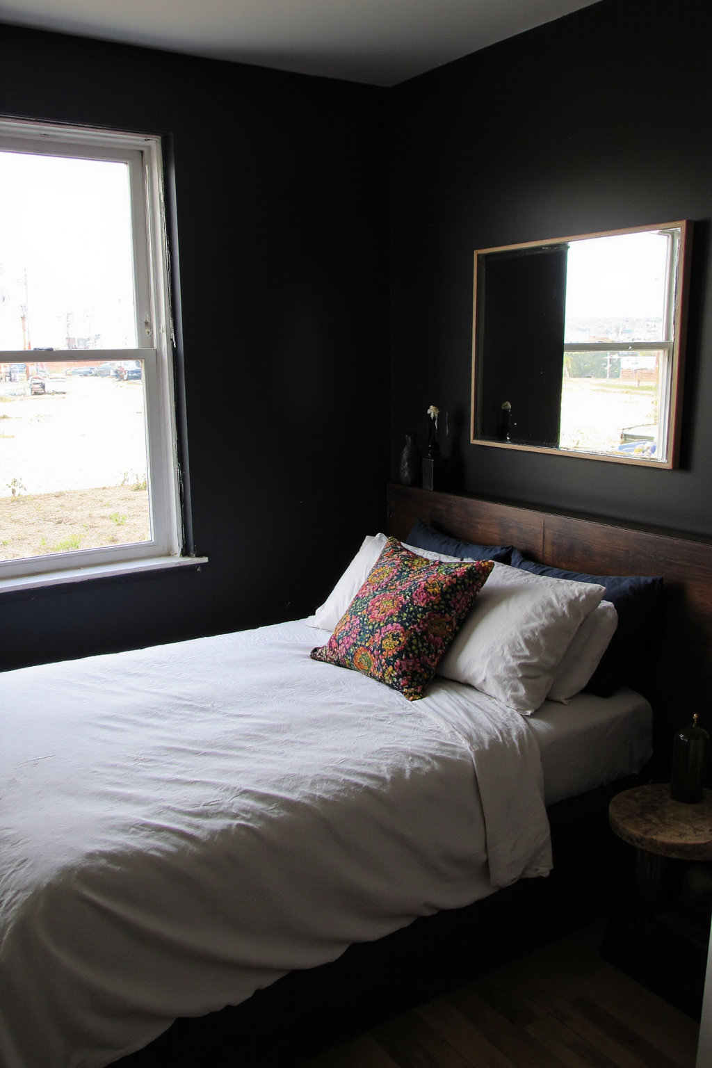 black bedroom decor, black bedroom ideas, dark bedroom aesthetic, black and white bedroom, dark moody bedroom