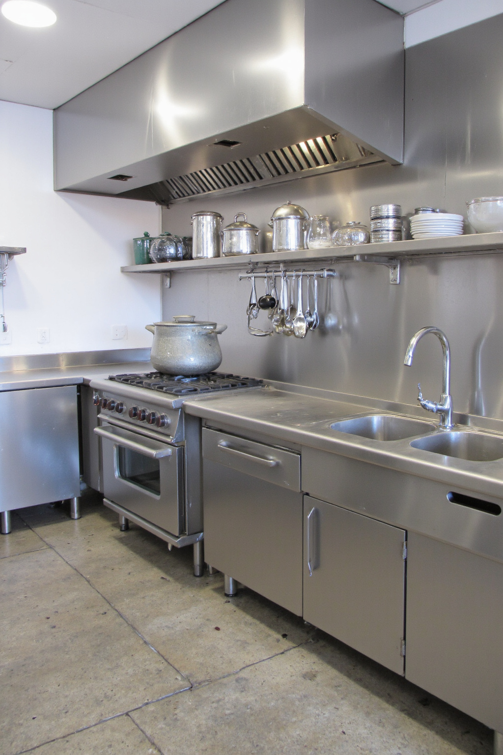 industrial kitchen ideas, industrial kitchen design ideas, industrial kitchens, modern industrial kitchen design, industrial kitchen island ideas