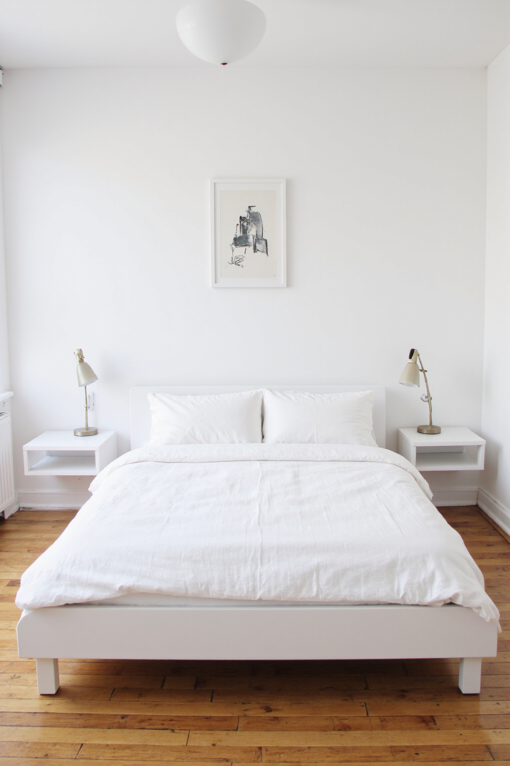 white spare bedroom ideas, white bedroom cozy, clean room ideas bedrooms, beige room ideas bedroom, basic white room aesthetic