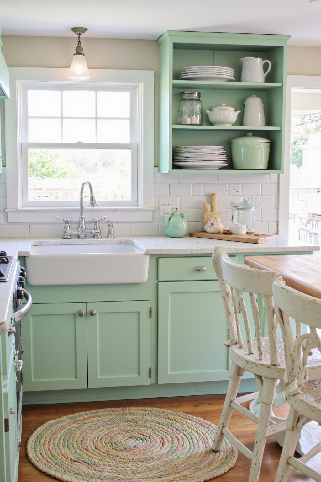 coastal cottage kitchen, coastal kitchen ideas, nautical kitchen ideas, airbnb small kitchen ideas, beach house kitchen